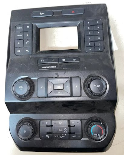 2020 - FORD TRUCK-F550 SUPER DUTY (1999 UP) - Used - AC Control/Heater (see also Radio or TV Screen) - "Manual Temperature Control - LC3T-18E243-AEC - Quantity - 2 "