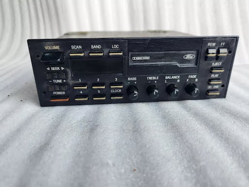 1990 - FORD THUNDERBIRD - Used - CD Player/Radio - AM-FM-cassette