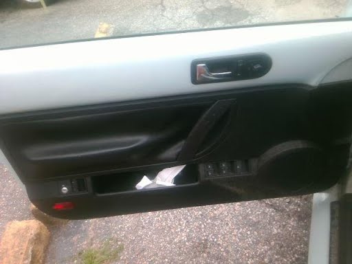 2007 - VOLKSWAGEN BEETLE/BUG - Used - Interior Trim Panel Door (Front) -  Front Left Inner; Conv; leatherette black