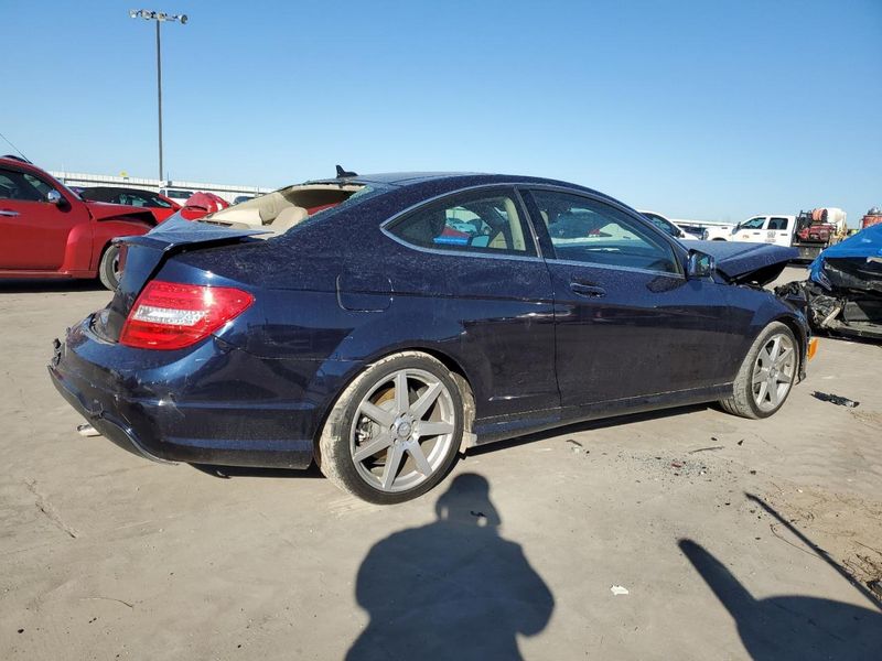 2017 - MERCEDES E CLASS - Used - Wiper Motor Front (Windshield) - 213 Type (includes Sedan and SW) - 2138200540