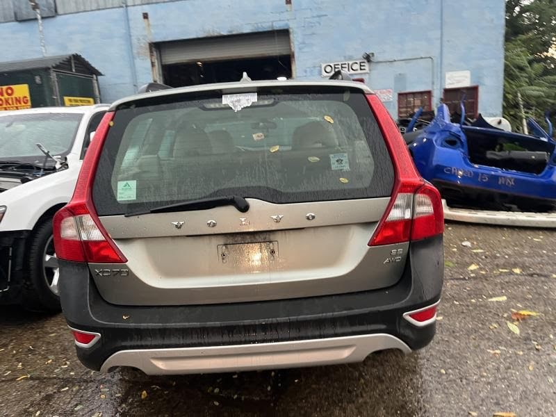 2011 VOLVO 70 SERIES Used Bumper Assy (Rear) includes cover XC70, w/o turbo; (concealed exhaust), w/o park assist