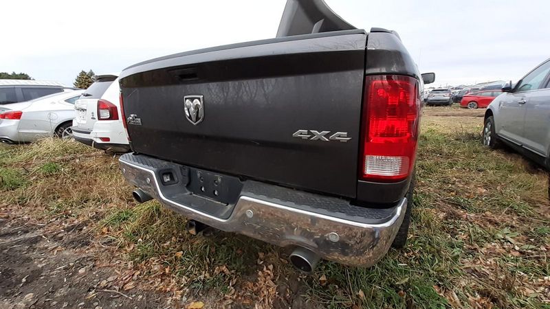 2016 - DODGE TRUCK-3500 (1994 UP) - Used - Tailgate/Trunk Lid -  Ram's head (emblem), rear view camera