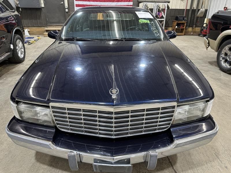 1996 CADILLAC FLEETWOOD (1980 UP) Used Fender Moulding RH side