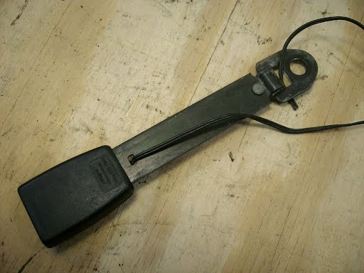 1980 PORSCHE 911/930 Used  Seat Belt Front Driver (Drivers Seatbelt Receiver) - 92880318306