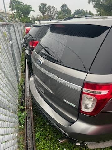 2011 - FORD EXPLORER - Used - Hatch/Trunk Lid - (wiper, privacy tint glass, spoiler), power lift, rear view camera - UJ