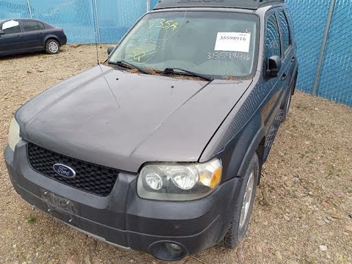 2005 - FORD ESCAPE - Used - Fuse Box (Cabin)