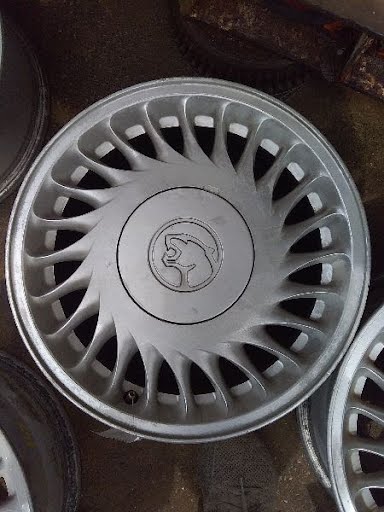 1992 - MERCURY COUGAR - Used - Wheel - 16x7 (aluminum), LH [2 rims] & 16x7 (aluminum), RH [2 rims]