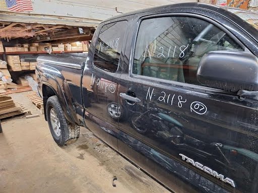 2005 - TOYOTA TACOMA - Used - Door Front - Extended Cab, RH, electric windows