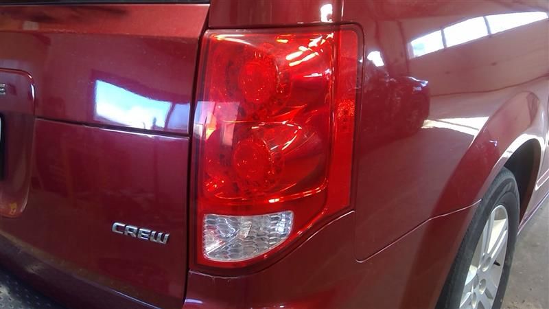 2017 - DODGE CARAVAN - Used - Tail Light - RH