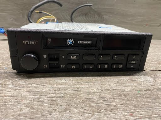 1990-BMW 525I-CD Player/Radio-cassette (CD ready), Alpine audio system - #Model KE-83ZBM