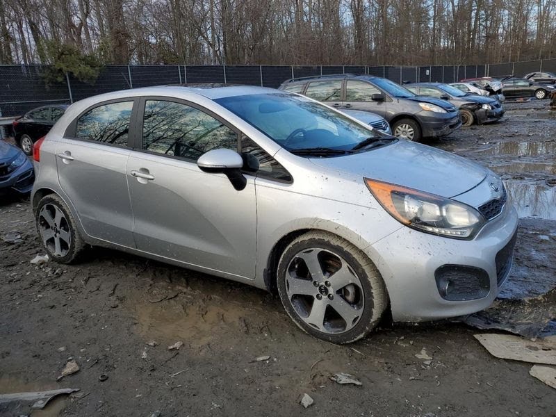 2012-KIA RIO-Radio/CD (see also A/C Control or TV Screen)-(receiver), w/o navigation; (AM-FM-CD-MP3-satellite), Bluetooth, (voice command), rear view camera, Htbk