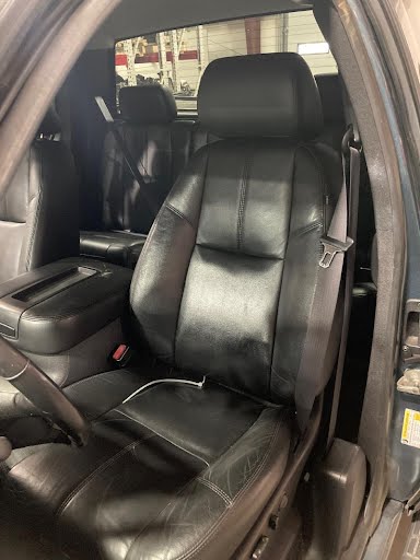 2011 - CHEVY TRUCK-SILVERADO 1500 (1999 UP) - Used - Seat Front - (bucket and bench), seat opt AN3, LH, (electric), (leather)