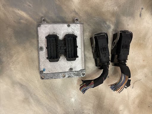 2007 - SAAB 9-3 (1999 UP) - Used - Engine Computer - Electronic Control Module, (engine mounted), 4 cylinder - 55565020