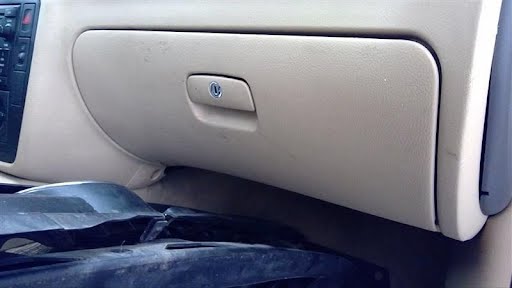 2004 VOLKSWAGEN PASSAT Used Glove Box Front; beige - (With Bracket)