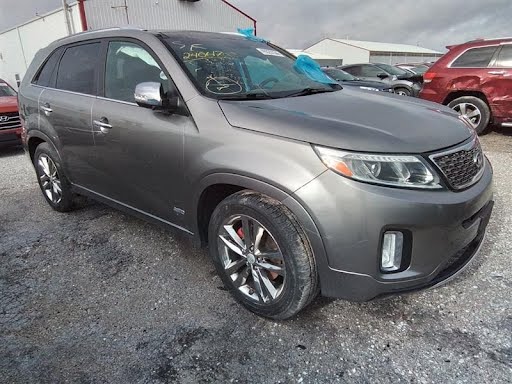 2011 - KIA SORENTO - Used -  Door Front - (electric), LH, lower body side cladding (textured), automatic up and down