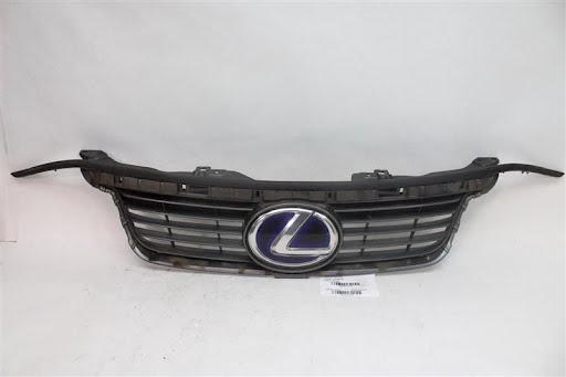 2011 - LEXUS CT 200H - Used - Grille - upper, 4 bars, w/o pre-crash system