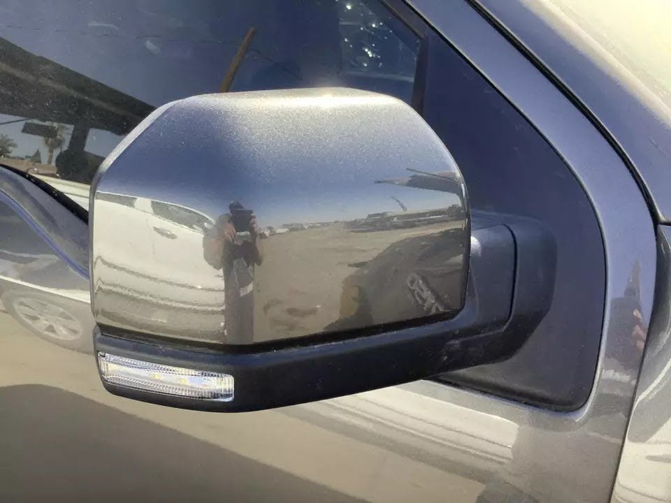 2018 FORD TRUCK-F150 Used Mirror Door from 02/26/18, power, pedestal, power folding, surround view camera, painted cap, RH  Gray [J7]