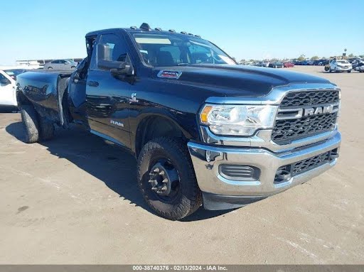 2019 - DODGE TRUCK-3500 (1994 UP) - used - Headlight Assembly - halogen (opt LME), chrome bezel, RH