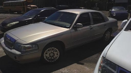 2005 LINCOLN OTHER - TOWN CAR Used Seat Belt Front (bench seat), (40/20/40), passenger, retractor  Tan