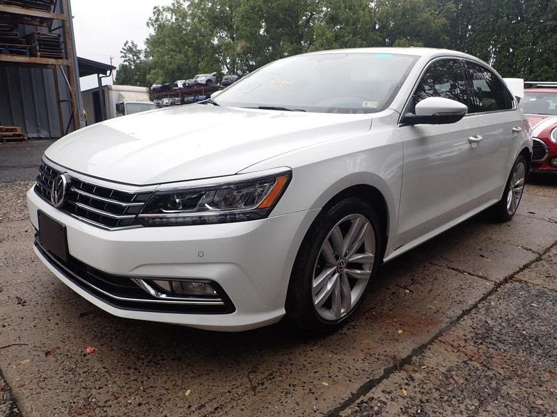 2015-VOLKSWAGEN PASSAT-Door Rear (side of vehicle)-(electric), (Sdn), RH - White