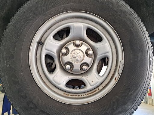 2010 - DODGE DAKOTA - Used - Wheel - 16x7, road wheel (5 spoke) with Center Cap