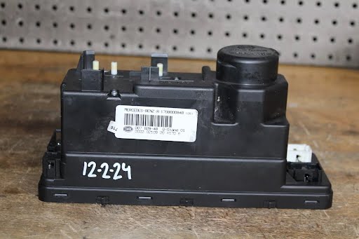2005 Chrysler Crossfire - CENTRAL LOCKING VACUUM PUMP Part Number: 1708000848