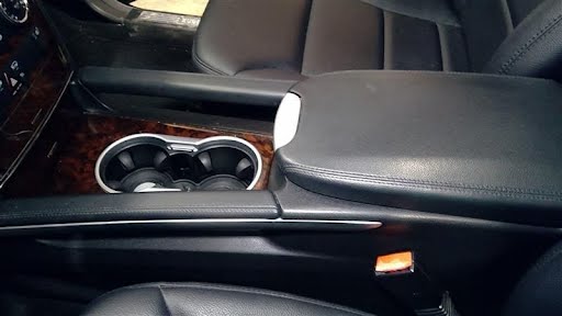 2010 - MERCEDES ML SERIES - Used - Console Lid Front - 164 Type, (floor), ML550, (armrest), w/o dual rear display; leather