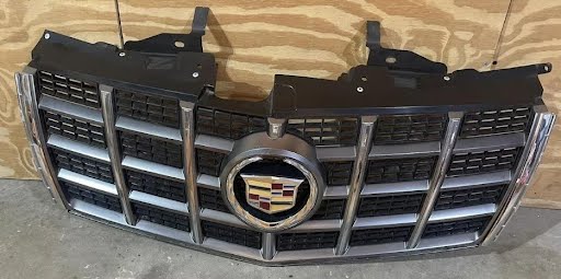 2013 - CADILLAC CTS - used - Grille - Base, special grille (opt TL1), lower - 2095557