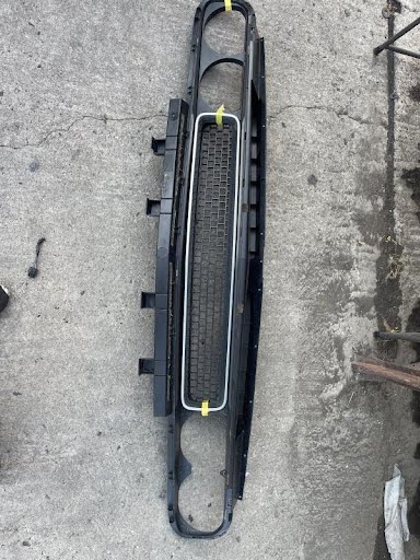 2011 DODGE CHALLENGER (CHRYSLER) Used Grille SRT8, upper, (painted surround) #68110139AB