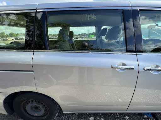 2013 - NISSAN QUEST - Used - Door Rear (side of vehicle) - w/o side sill spoiler; S (manual sliding), RH