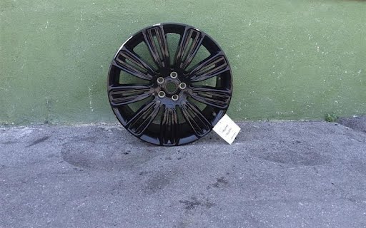 2019 - LANDROVER RANGE ROVER - Used - Wheel - 22x9-1/2 (alloy), 9 spoke (split), painted black - LR153246