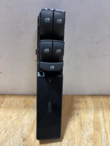 2004 - SAAB 9-3 (1999 UP) - Used - Window Switch (Front Door) - Driver's, window, Sdn (4 Dr), finger protection