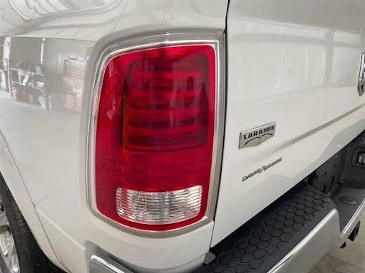 2015 - DODGE TRUCK-1500 (1994 UP) - Used - Tail Light - LED design, chrome trim, LH