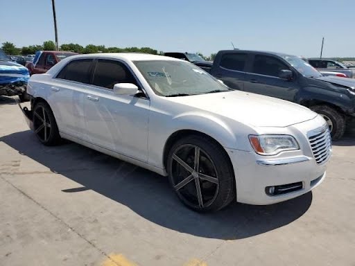 2013 - CHRYSLER 300 - Used - Fuse Box (Engine) - 5.7L AT V8 AWD