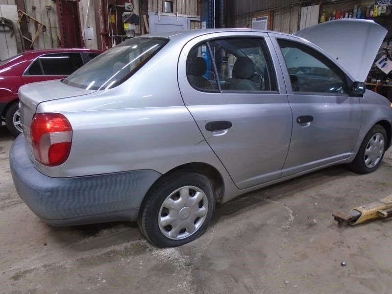 2000 TOYOTA ECHO Used Fender	RH, w/o moulding - COLOR CODE 199 [silver]