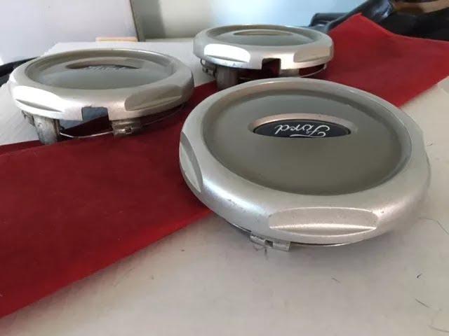 2003 FORD EXPLORER Used Center Cap