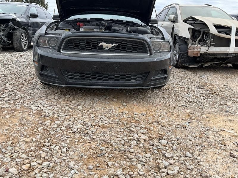 2013 FORD MUSTANG	Bumper Assy (Front) includes cover Used Base (V6)