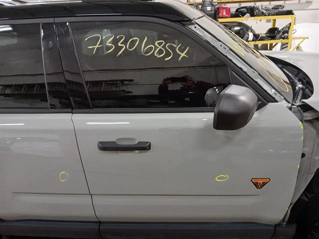 2021 FORD BRONCO SPORT	Door Front Used w/o laminated glass; automatic up and down front windows, RH - Cactus Grey - NE