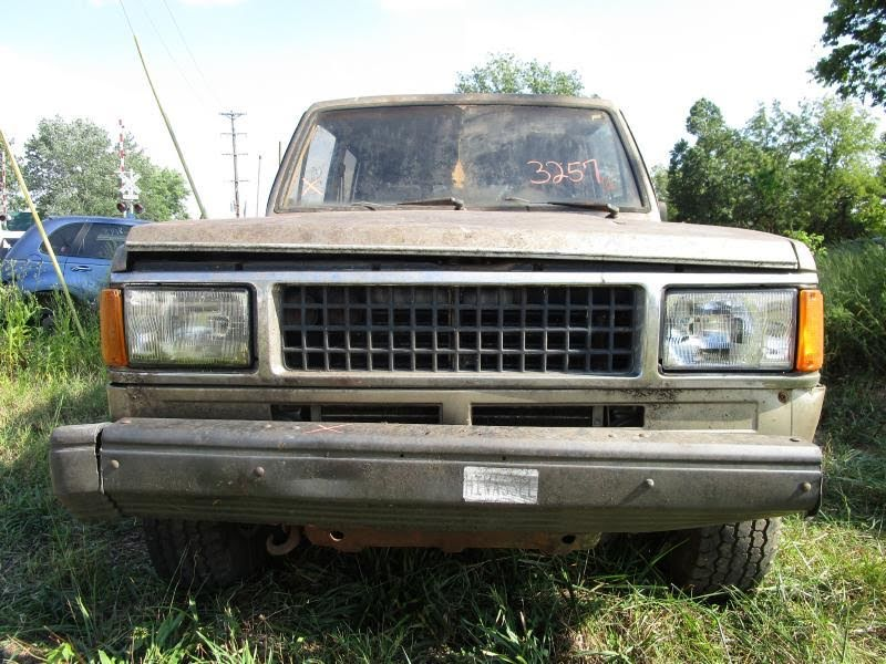1991 Isuzu Trooper Used Headlight Assembly -  Left