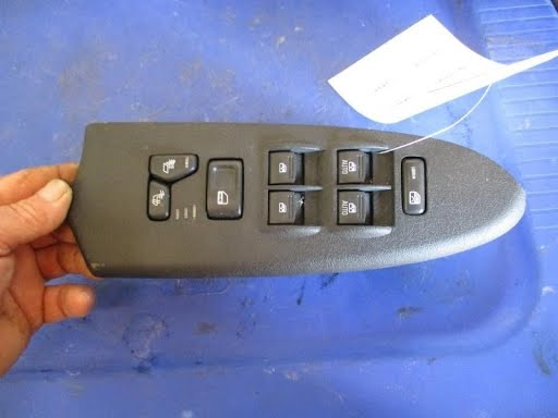 2007 CHEVY TRAILBLAZER  Used Window Switch (Front Door) Driver's, master, heated seats (opt KA1) - Color - Grey