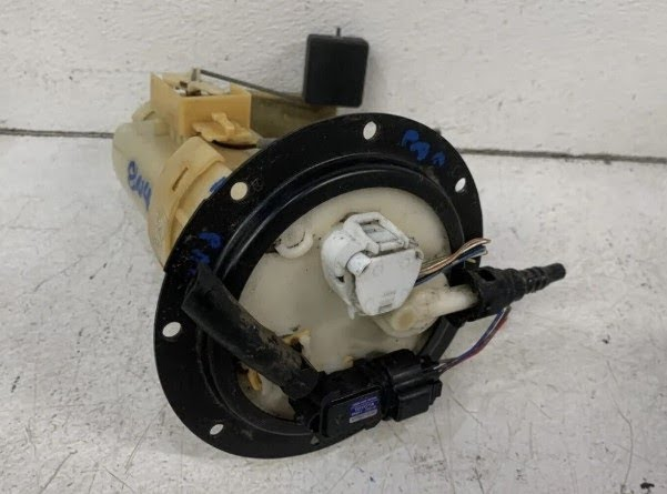 2004 TOYOTA CELICA	Fuel Pump  Used Pump Assembly