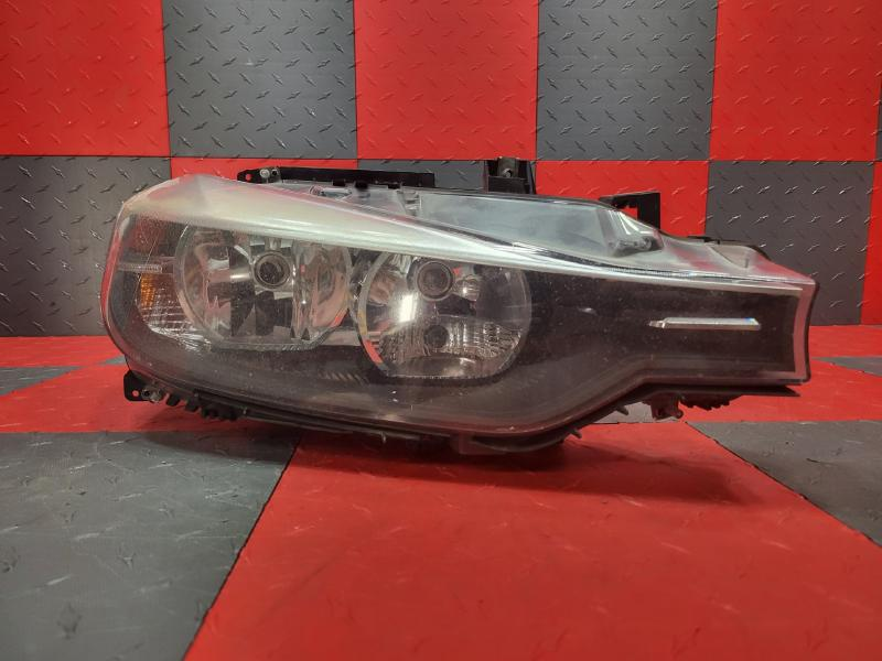 2015 BMW 320I  Headlight Assembly Used halogen RH