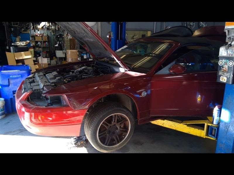 2004 Ford - Mustang Used Fuel Injector Rail