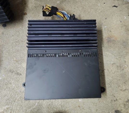 2006 BMW - X5 Used Amplifier  - P/N - 65. 12-8 379 376