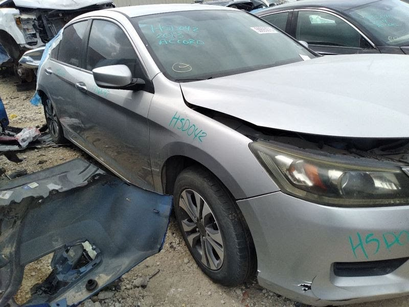 2016 HONDA ACCORD Used Mirror Door  - Power, (body colored), Sdn, w/o signal; non-heated, RH  - COLOR : SILVER (NH83O)