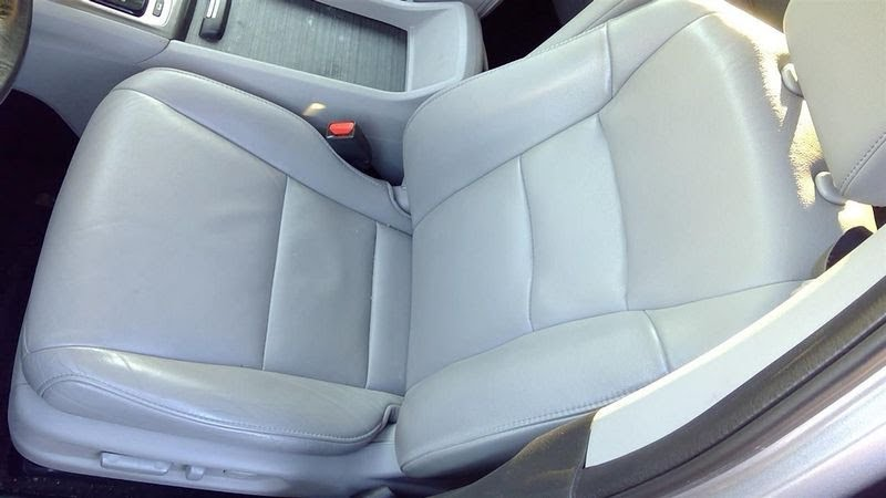 2017 Honda - Pilot  Used Seat Front  leather, (electric), memory, heated, LH Color: Light Gray