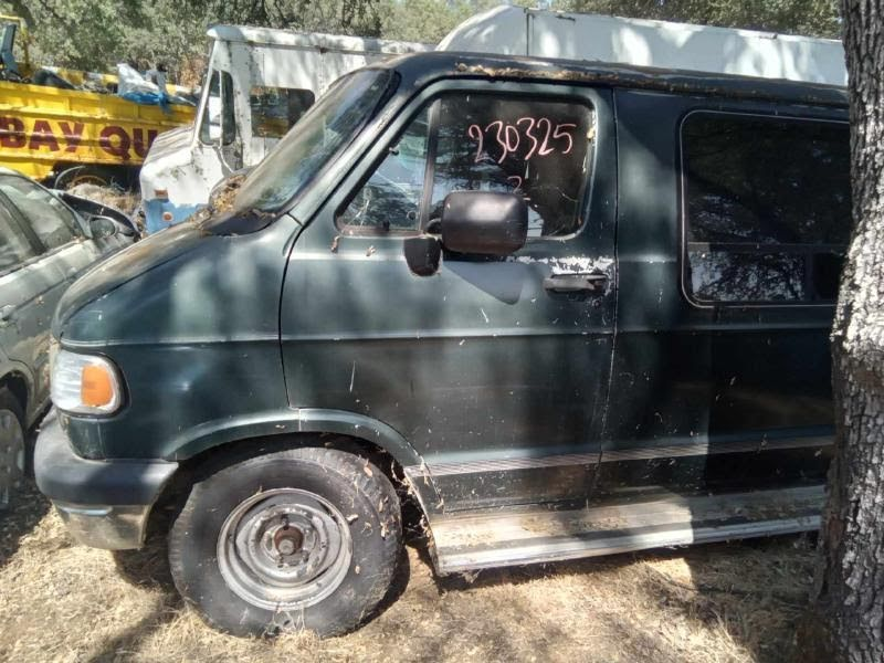 1996 DODGE VAN 2500 Used Front Door Hinge Driver LH  - Upper & Lower