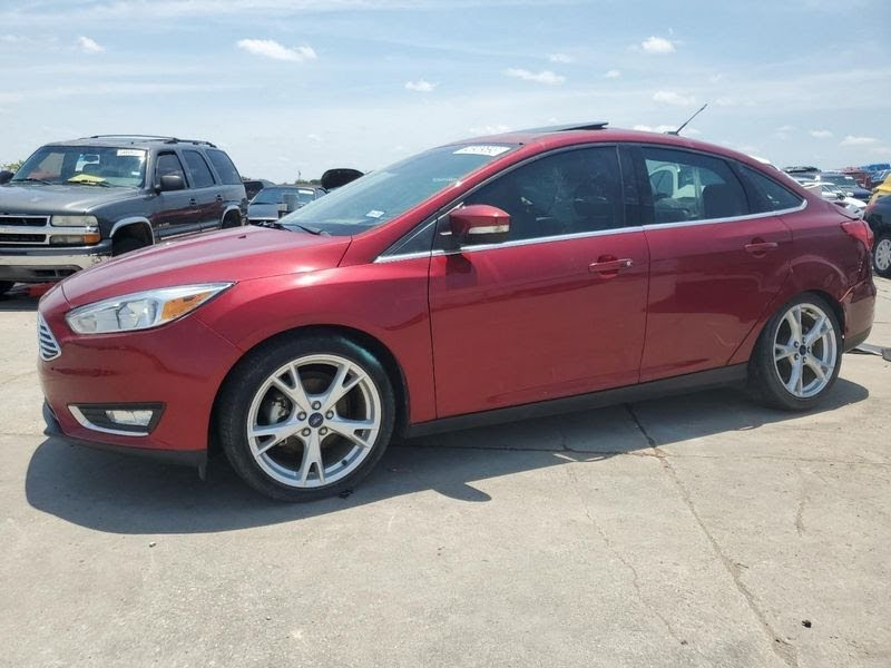 2015 FORD FOCUS Used Mirror Door - (power), signal, (painted cap), heated glass, puddle lamp, blind spot alert (1 piece glass), RH, thru 02/20/15 - Color Red