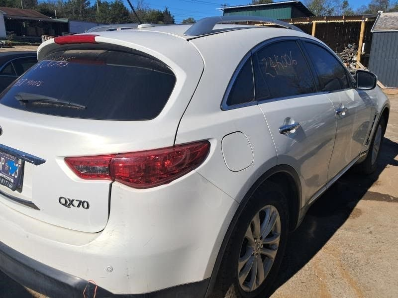 2015 INFINITI Q70 Used Tail Light Used quarter panel mounted, RH
