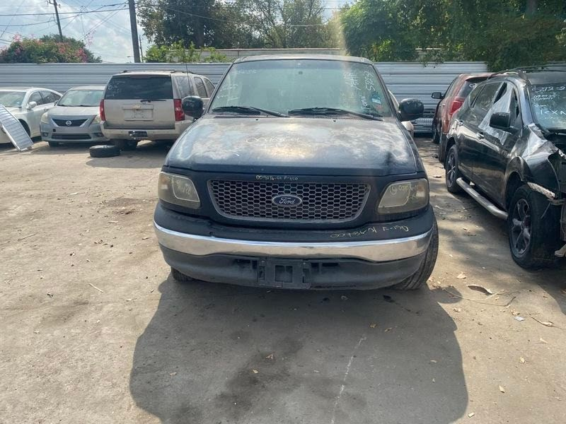 2002 FORD TRUCK-F150 Used Bumper Assy (Front) includes  - cover4x2, painted, exc. Harley-Davidson; Lightning
